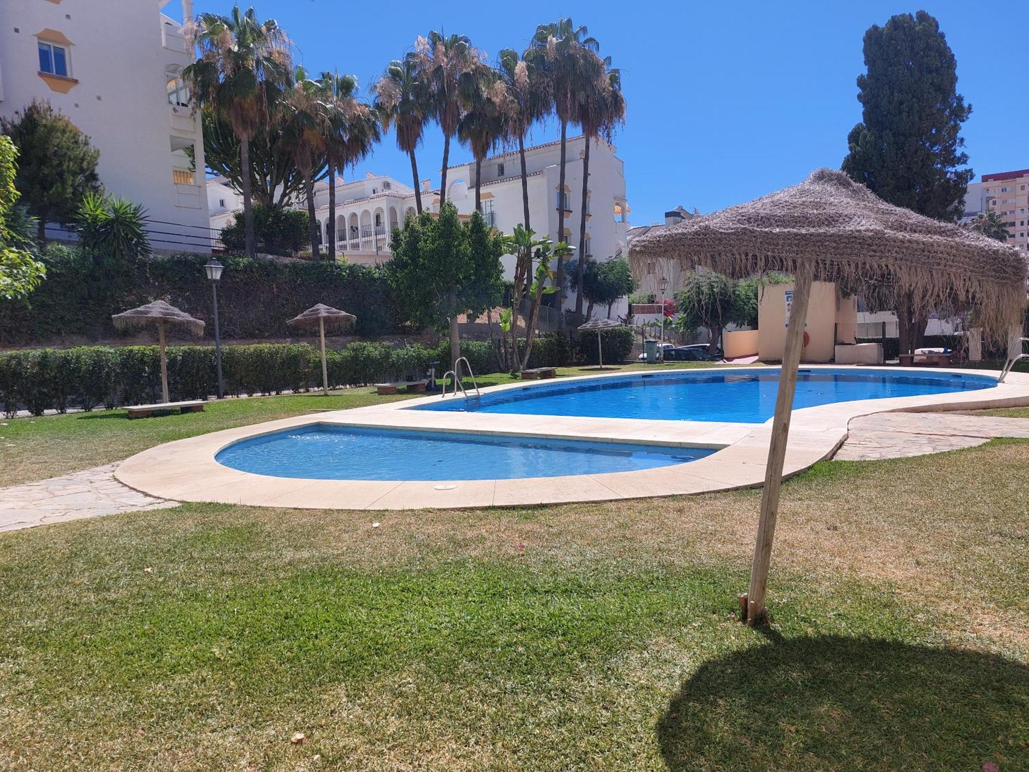 Estudio Con Piscina Y Parking, Playa A 4 Min A Pie, Tren A 2 Min Fuengirola Exterior photo