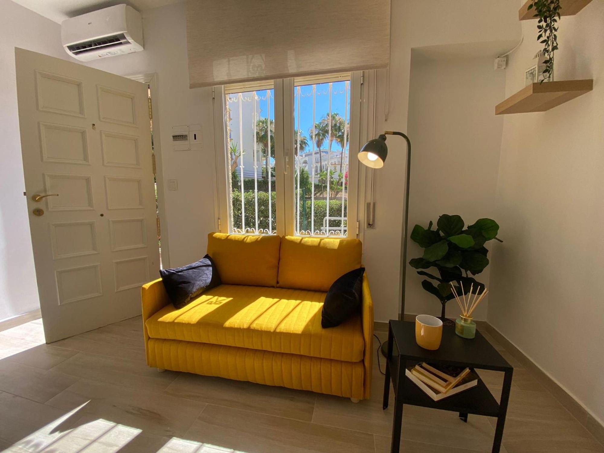 Estudio Con Piscina Y Parking, Playa A 4 Min A Pie, Tren A 2 Min Fuengirola Exterior photo